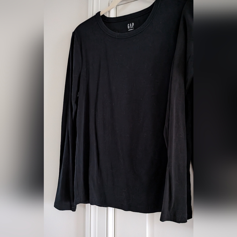 Gap Classic Crew Neck Black Long Sleeve Tees, 2 Modern And 1 Favorite Style
